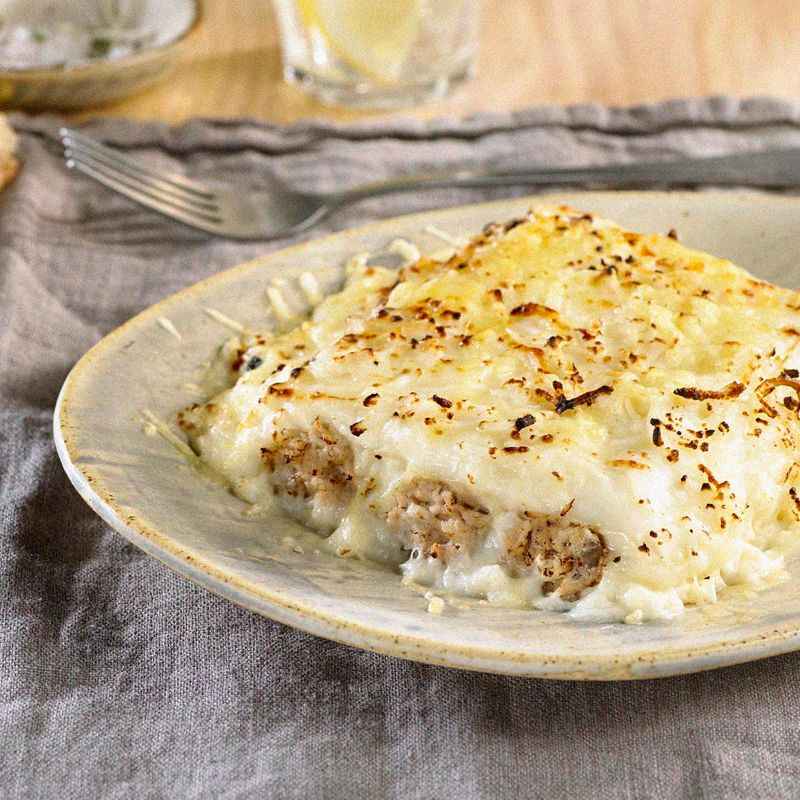 Canelones de carne y bechamel