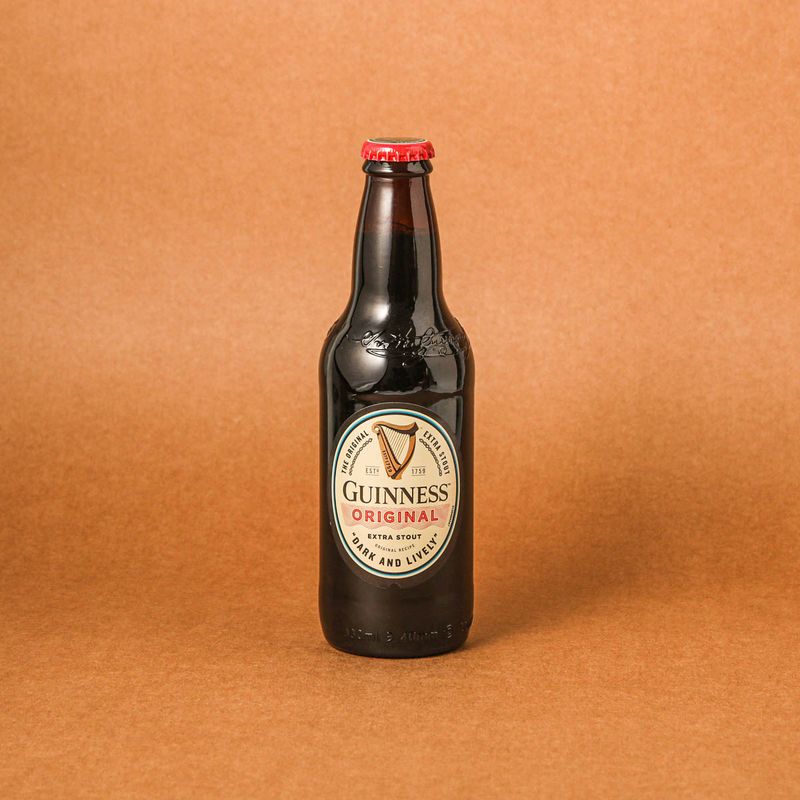 Cerveza Guinness Original irlandesa negra botella 33 cl