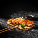 18040-nigiri-salmon.jpg